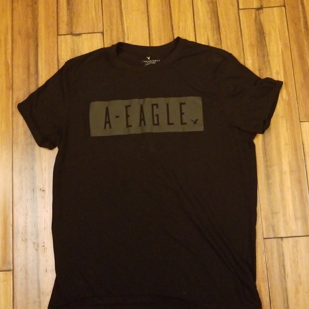 Men's American Eagle shirt